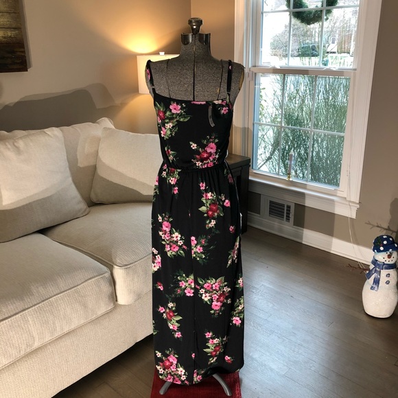 NWT FLORAL PRINT MAXI DRESS - Picture 2 of 8